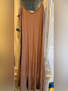 BUCKETLIST Rust-Colored Ribbed Maxi Dress Medium